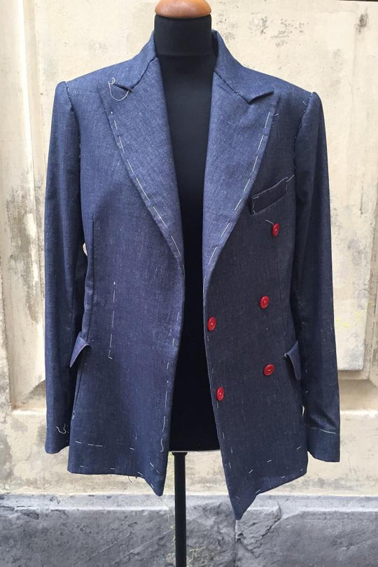 Abbigliamento su misura in jeans –